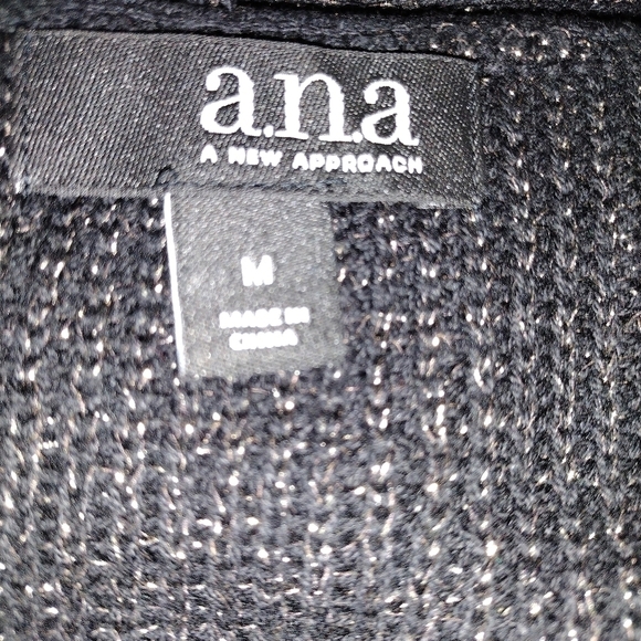 A.N.A. A New Approach Women's V Neck Sweater Size Medium - Picture 3 of 4